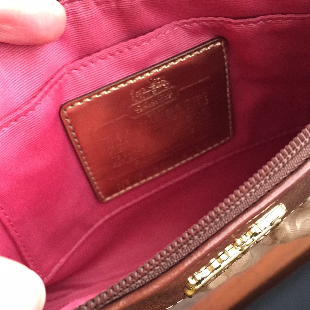 Coach wristlet - Picture 3 of 4